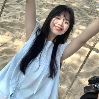 庇护棕榈树下
